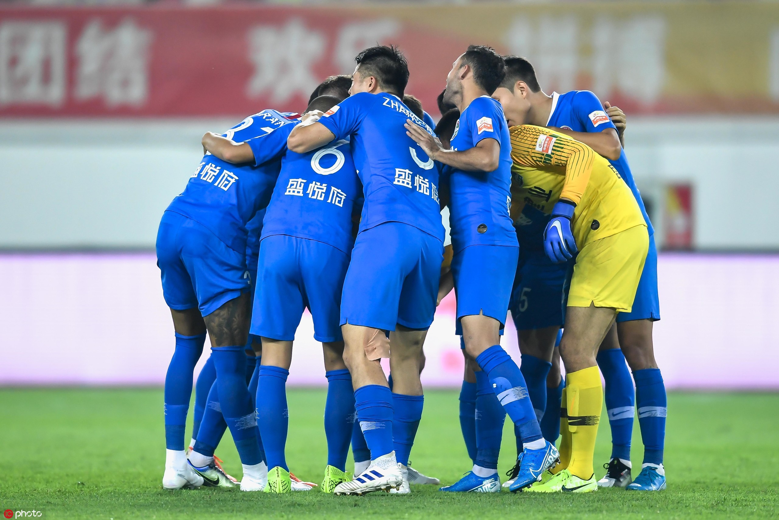 开云官网用户登录包含篮球季后赛焦点战：岭北迅豹队读秒扳平滇池巨龙队，客场强势带走胜利。客场静默反击的词条